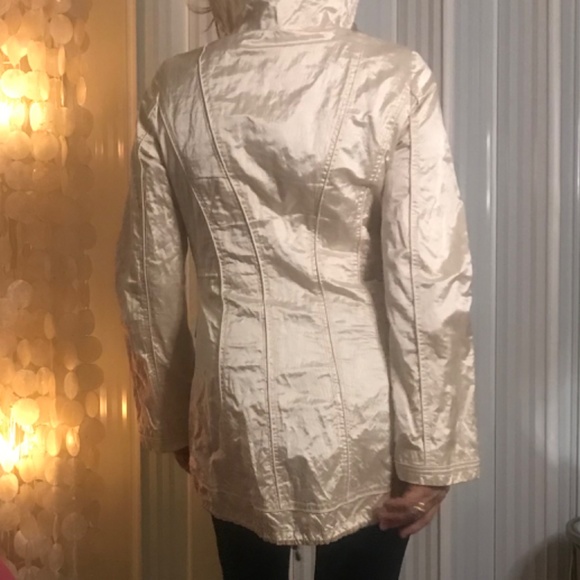 Creme rain jacket , like new - Picture 3 of 7